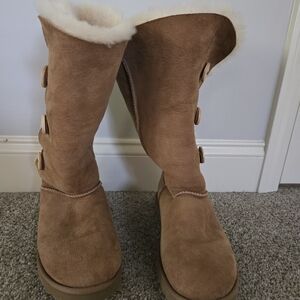 Uggs Women's Tan Suede Boots